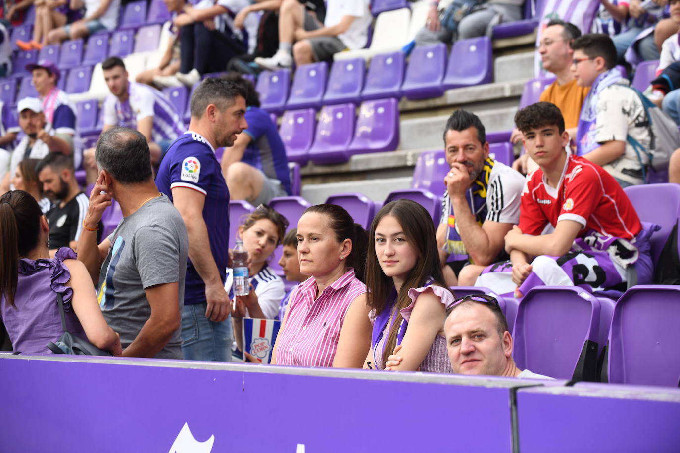 Fotos: Real Valladolid-Huesca. Búscate en la grada (4/8)