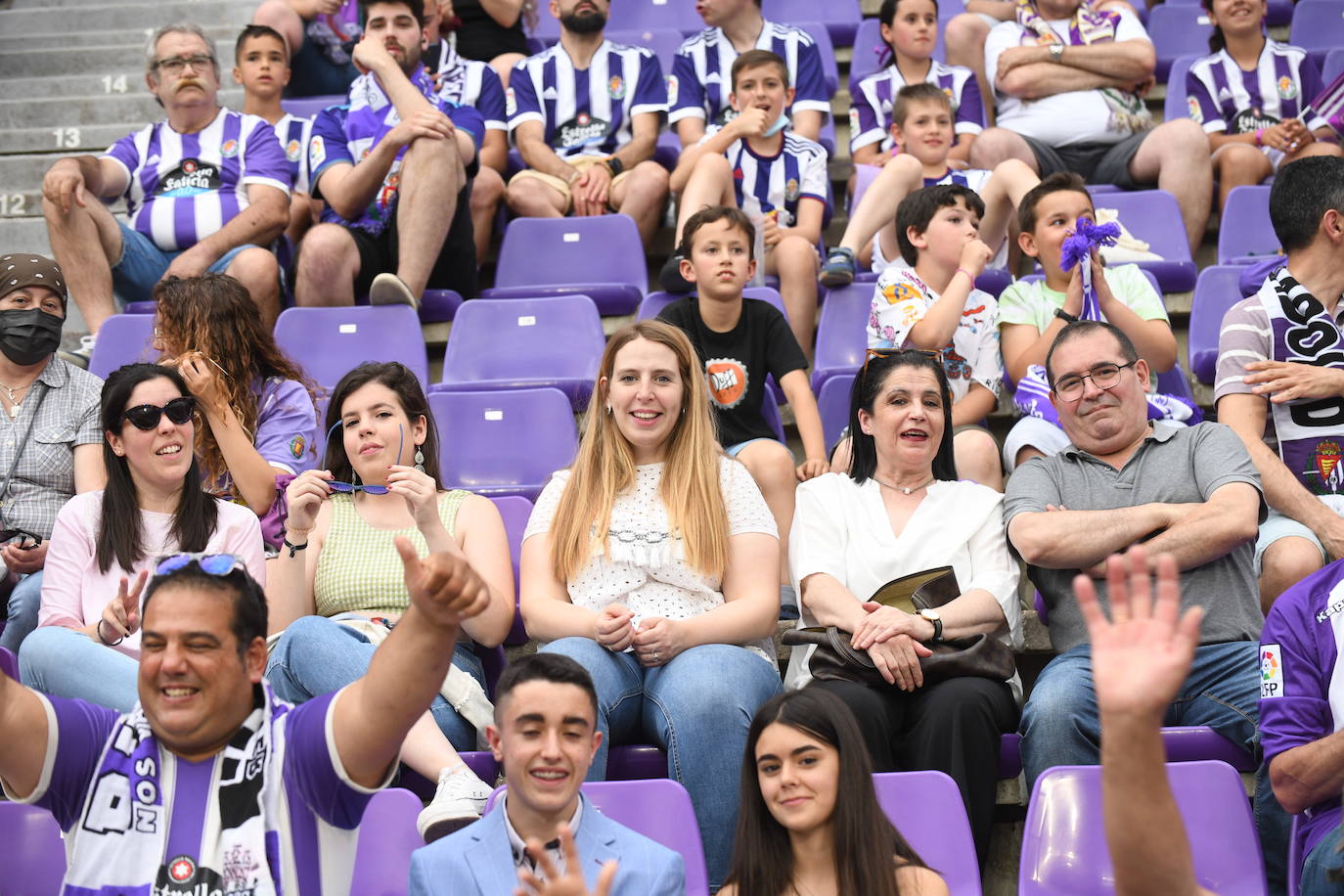 Fotos: Real Valladolid-Huesca. Búscate en la grada (4/8)