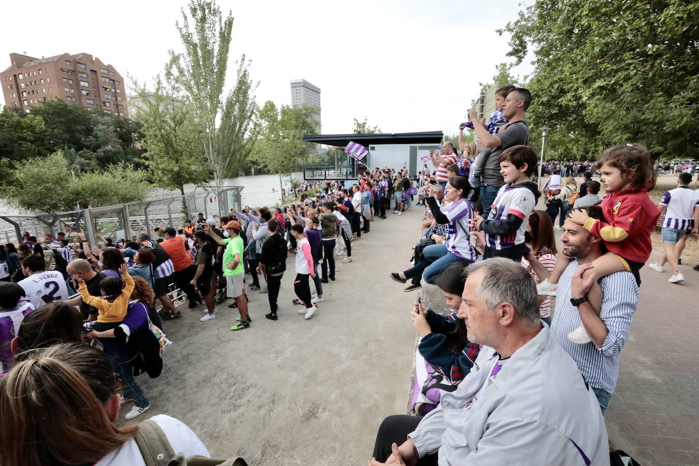 Valladolid disfruta con el ascenso del Real Valladolid. 