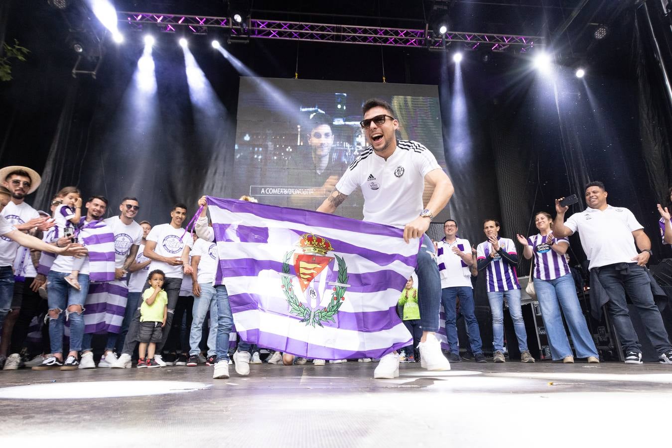 Fotos: El Real Valladolid celebra con su afición el ascenso a Primera Divisón