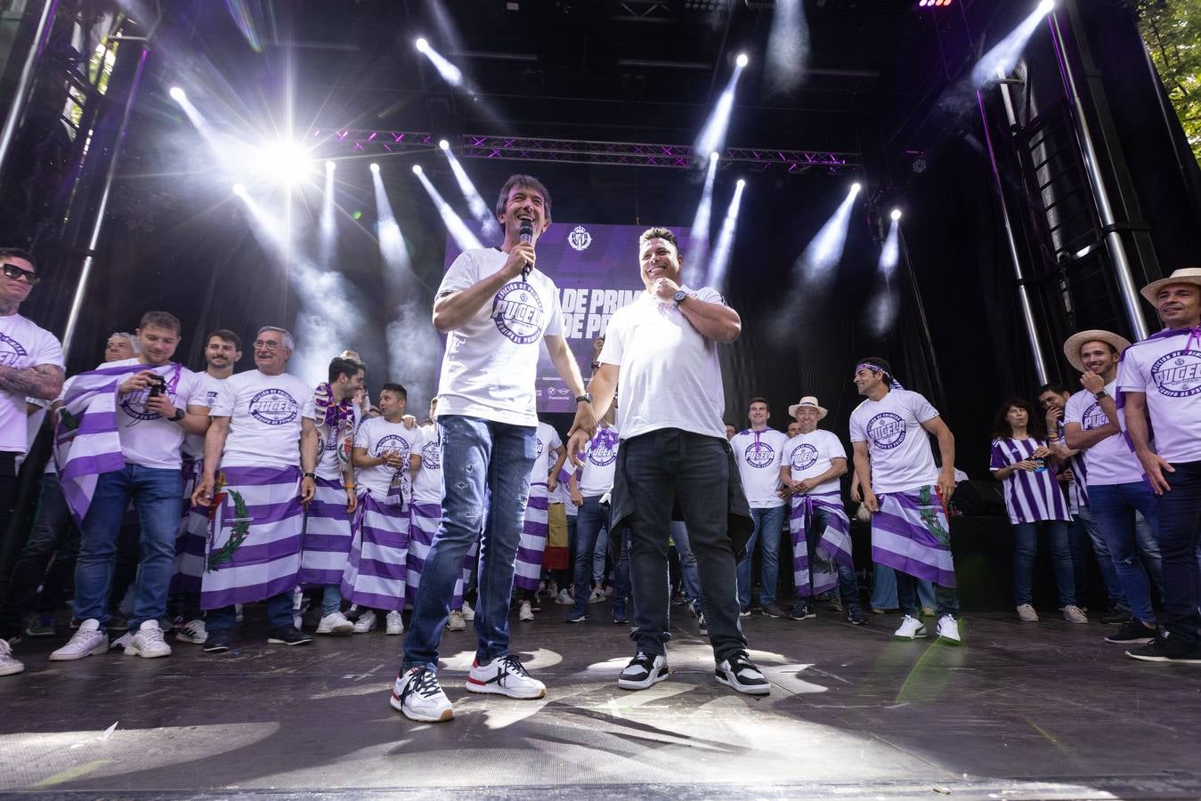 Fotos: El Real Valladolid celebra con su afición el ascenso a Primera Divisón