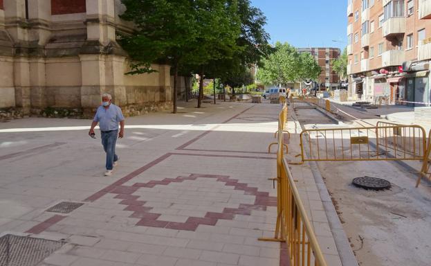 Espacio peatonal de Nueva del Carmen en torno a la iglesia de Pilarica. 