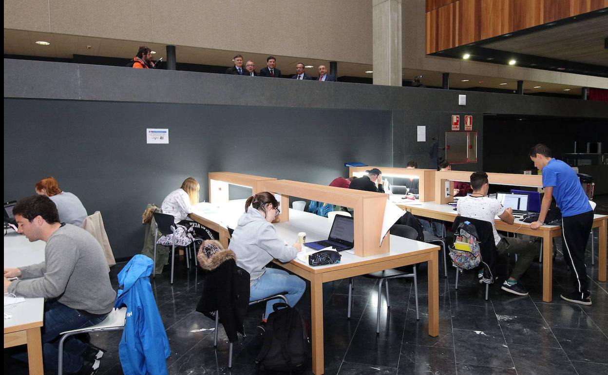 Biblioteca del campus María Zambrano de la Universidad de Valladolid en Segovia.