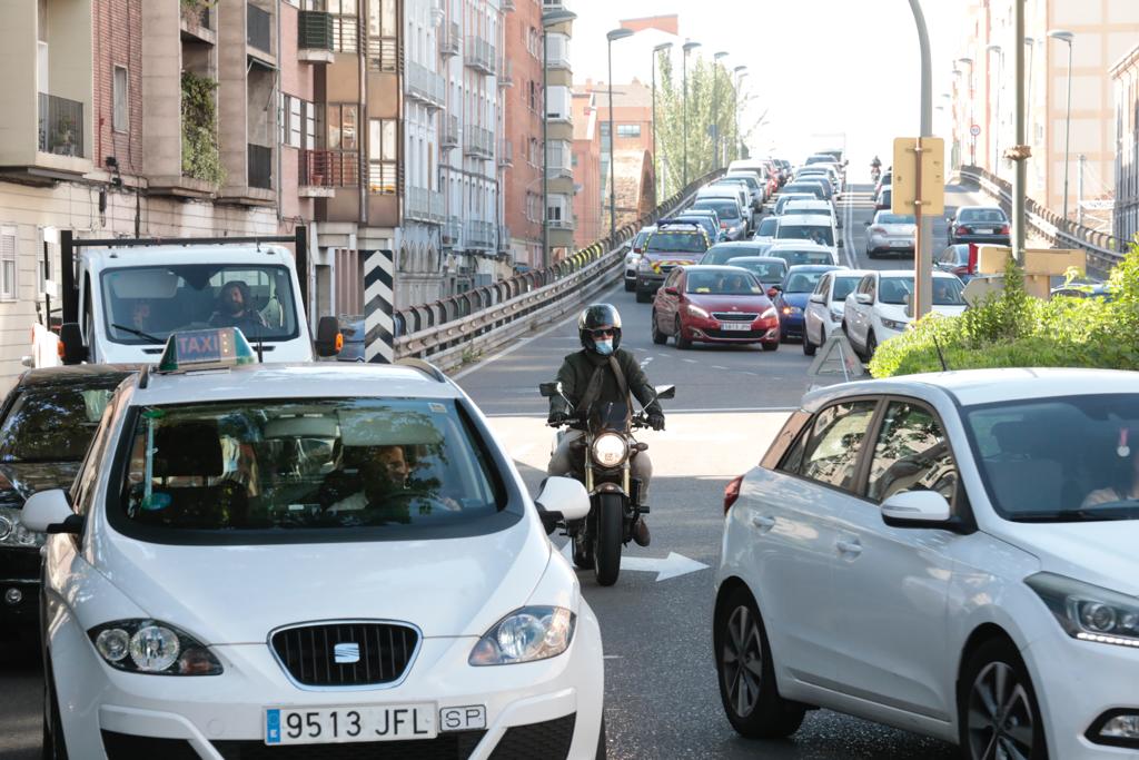 Fotos: Viernes de atascos en Valladolid por las obras