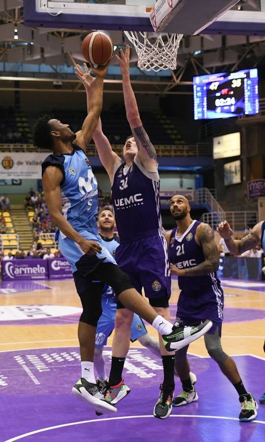 Fotos: Victoria del Real Valladolid Baloncesto ante el Estudiantes (67-54)