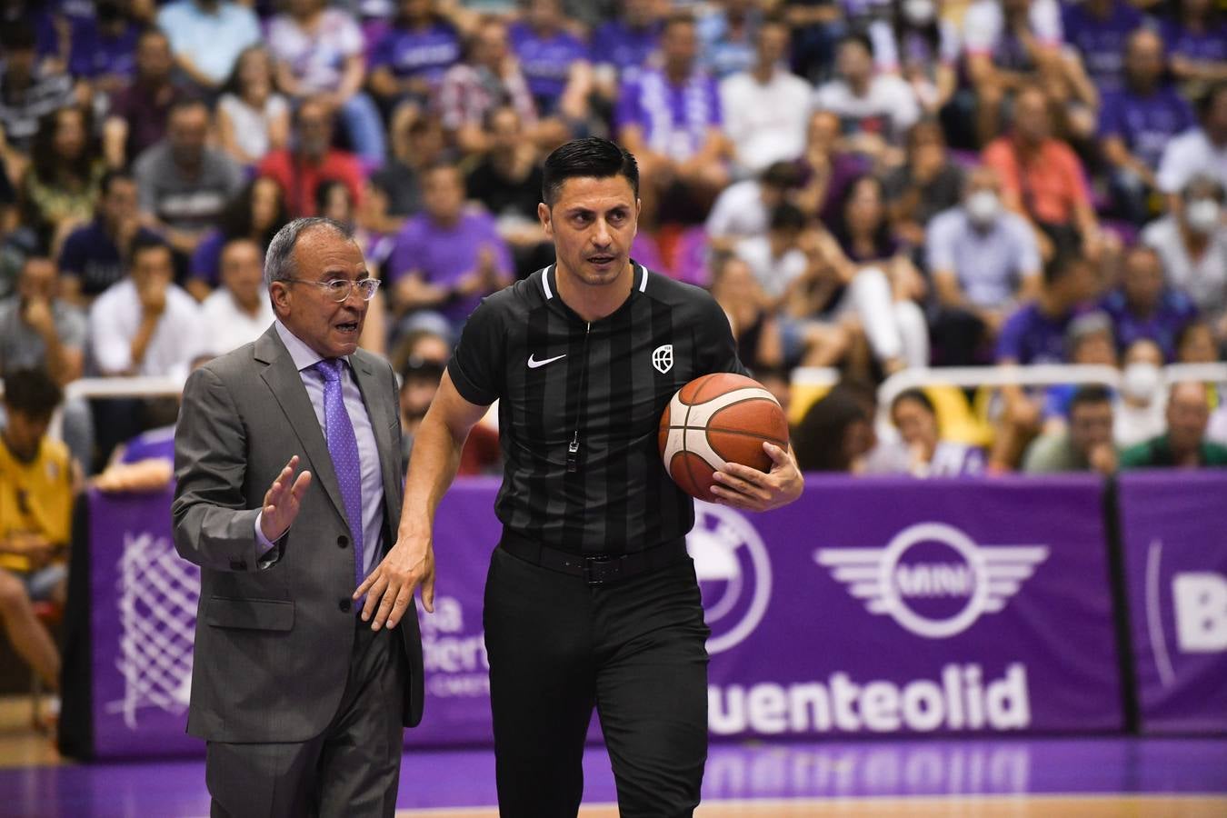 Fotos: Victoria del Real Valladolid Baloncesto ante el Estudiantes (67-54)