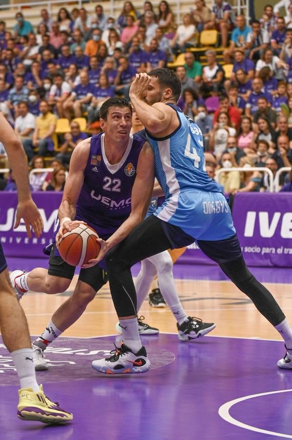 Fotos: Victoria del Real Valladolid Baloncesto ante el Estudiantes (67-54)