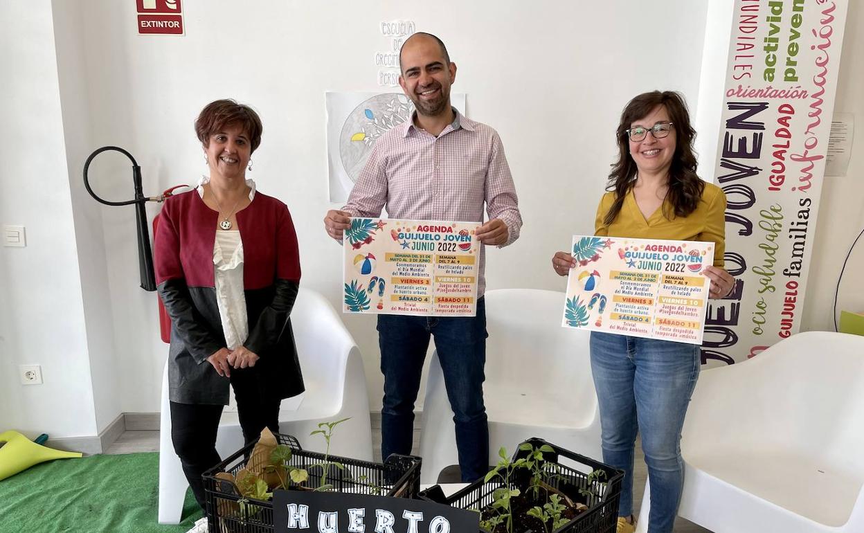 Participantes en la presentación de la agenda. 