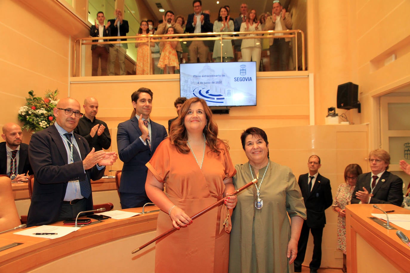 Pleno celebrado en el Ayuntamiento de Segovia para elegir como nueva alcaldesa a Clara Martín.