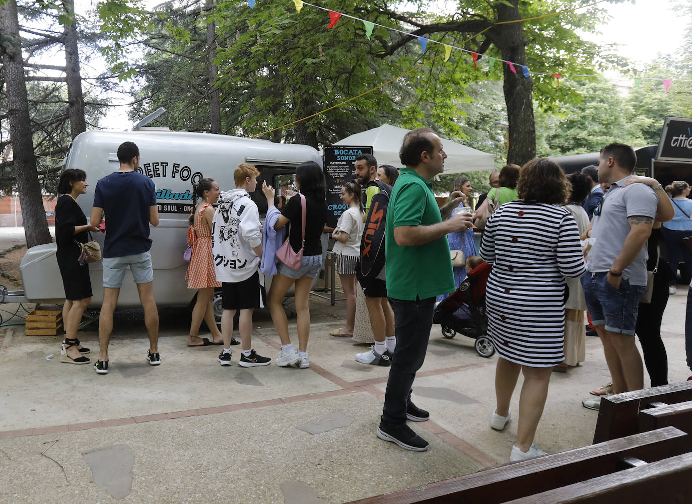 Fotos: Feria &#039;food-truck&#039; en la Huerta de Guadián de Palencia