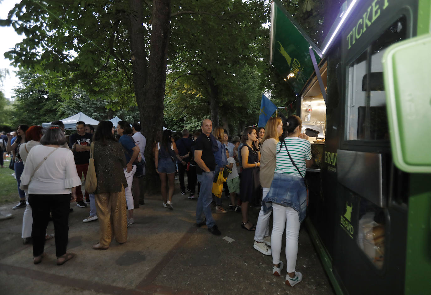 Fotos: Feria &#039;food-truck&#039; en la Huerta de Guadián de Palencia