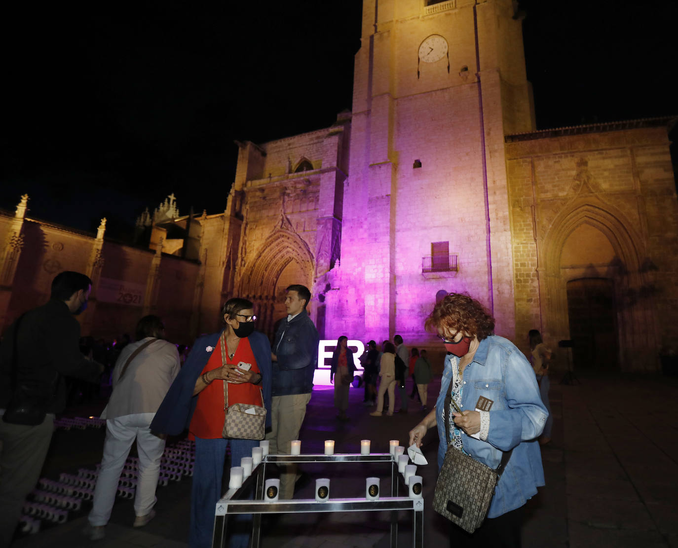 Fotos: &#039;La noche de las velas&#039; festeja los 700 años de la Catedral de Palencia