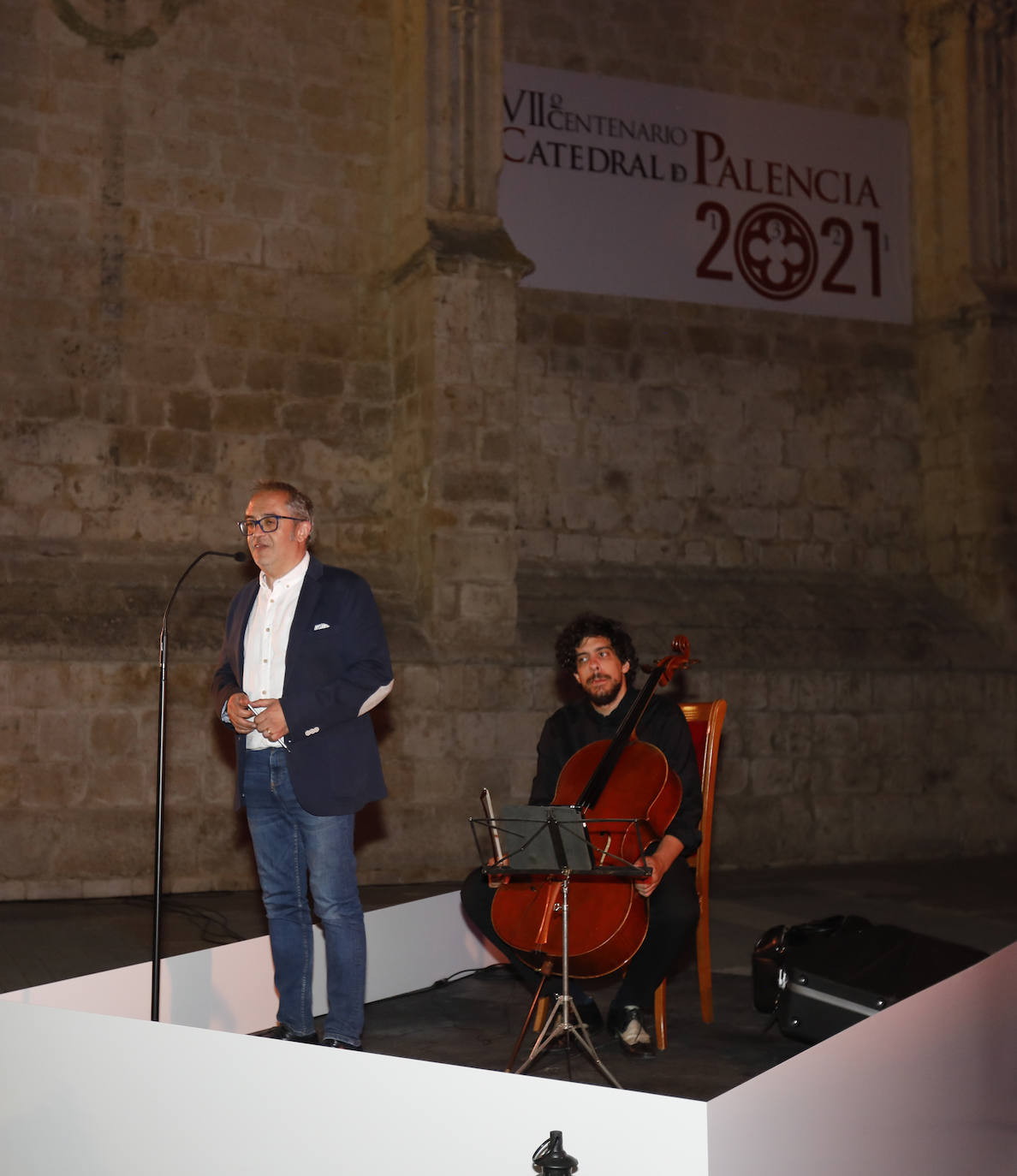 Fotos: &#039;La noche de las velas&#039; festeja los 700 años de la Catedral de Palencia