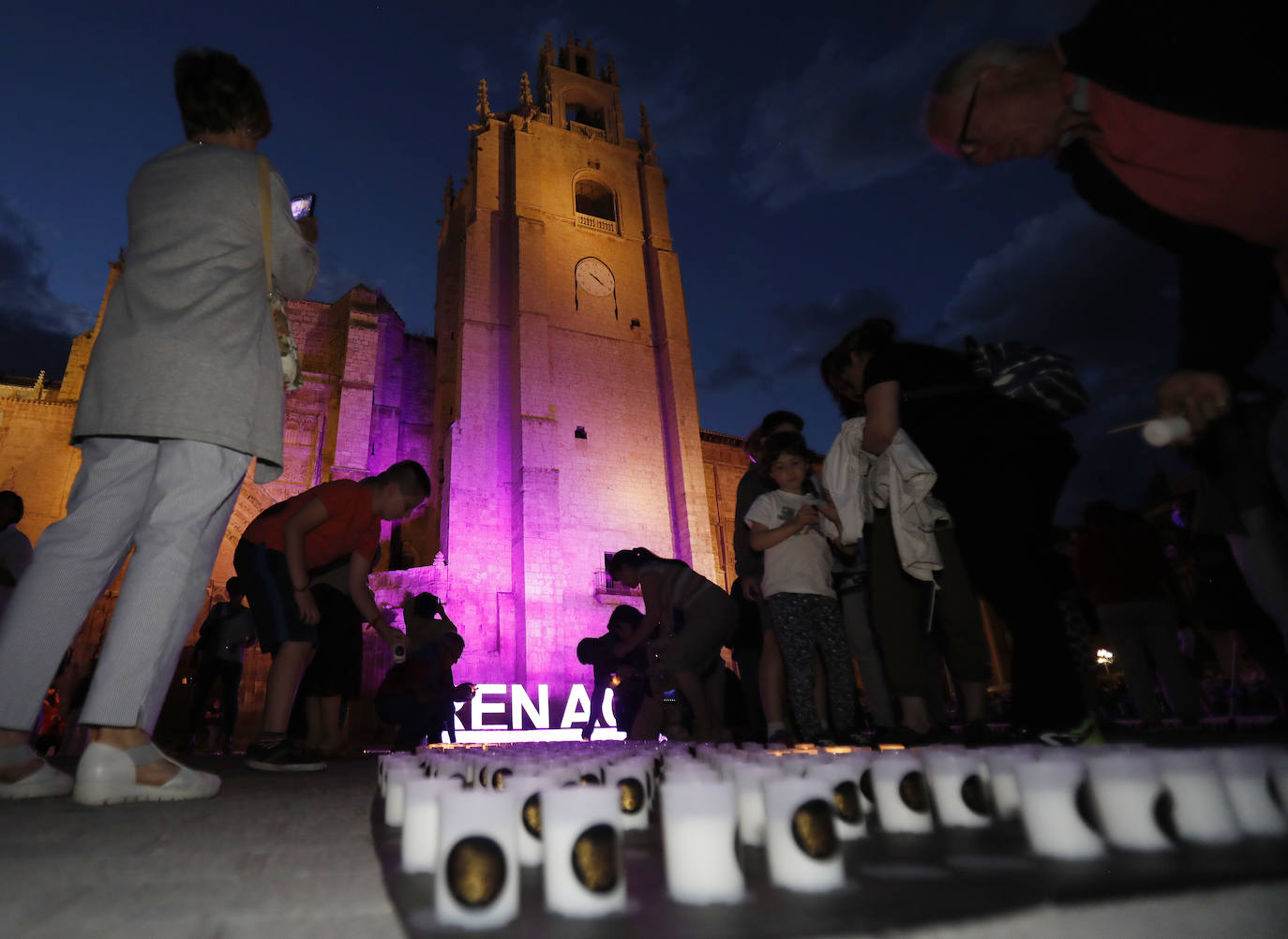 Fotos: &#039;La noche de las velas&#039; festeja los 700 años de la Catedral de Palencia