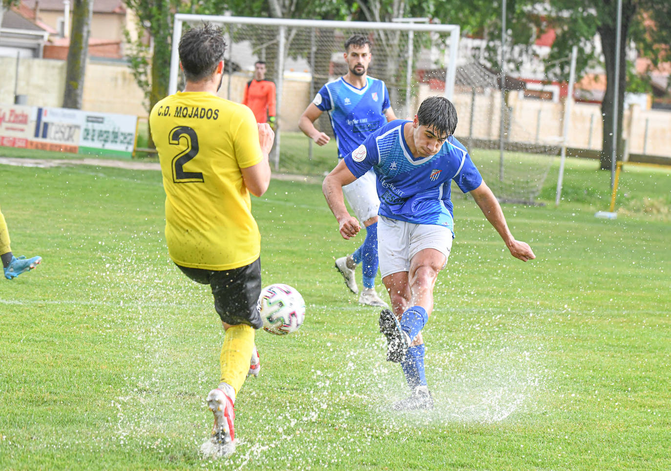 Fotos: Mojados 1-3 Unami