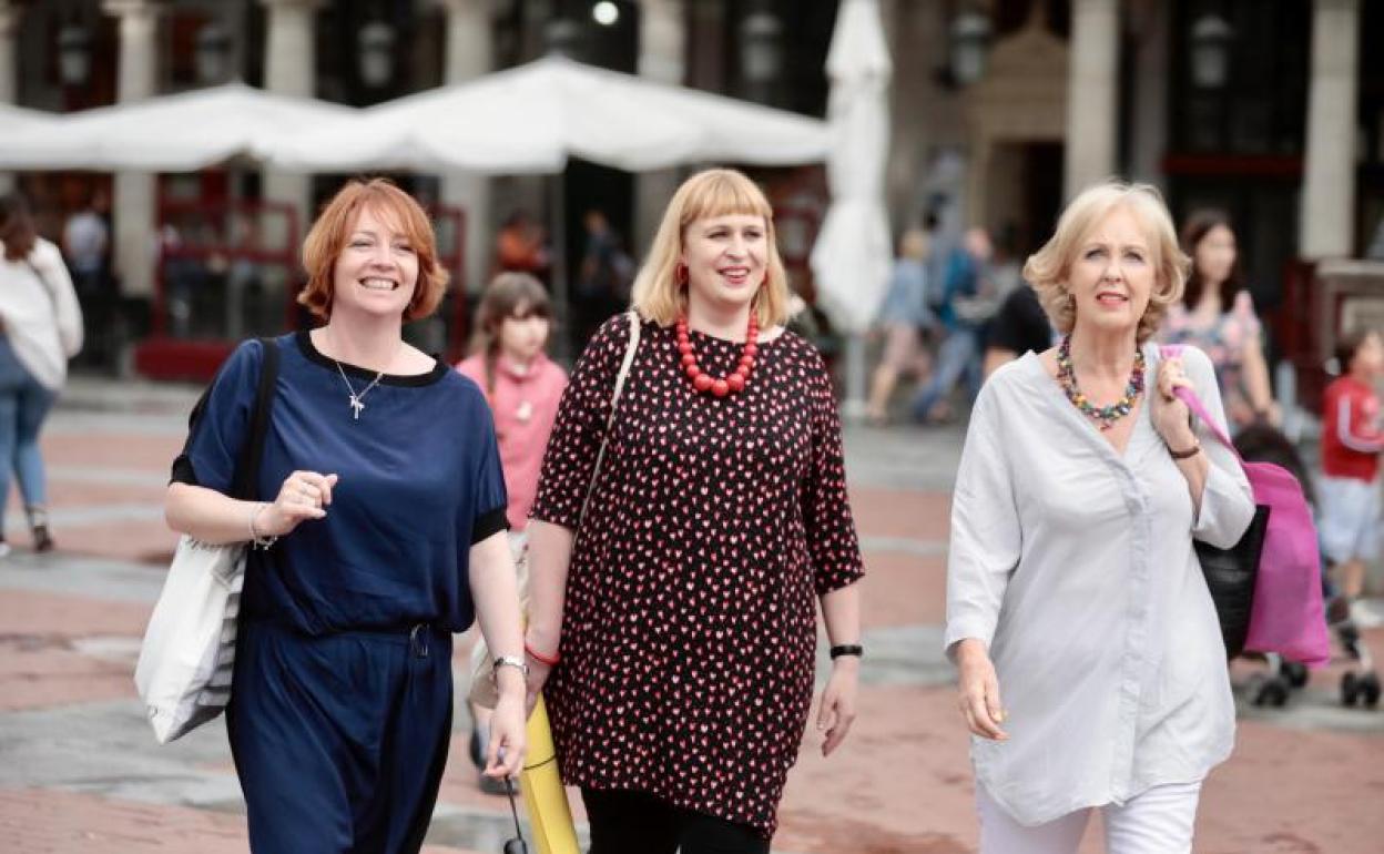 Eimear McBride, Jan Carson y Mary O'Donnell, en la Plaza Mayor. 