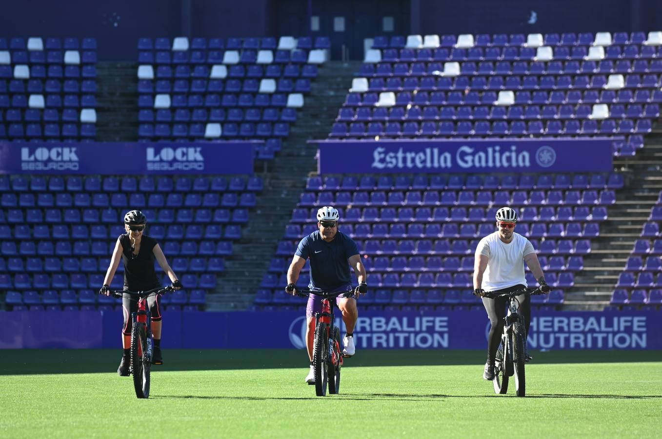 Fotos: Ronaldo inicia el Camino de Santiago como promesa por el ascenso del Real Valladolid