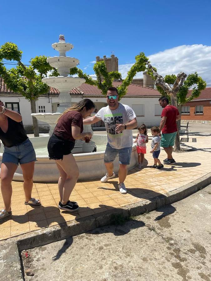 Fotos: Pedida de Rosquillas y coronación de reyes en los quintos de Torrelobatón