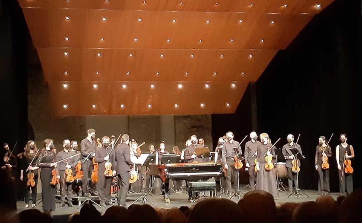 La Orquesta Clásica del Teatro Liceo .