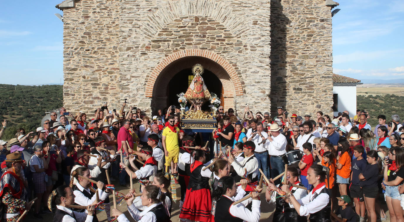 Procesión de la Virgen del Castillo en Bernardos 