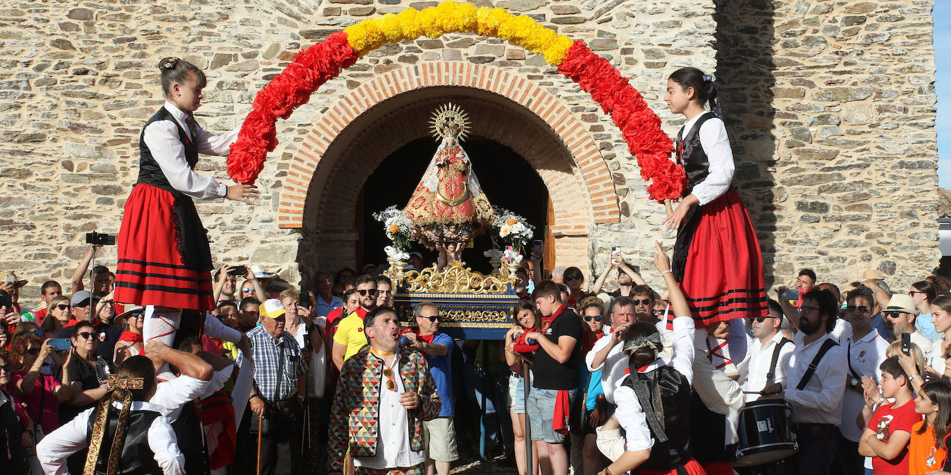 Procesión de la Virgen del Castillo en Bernardos 