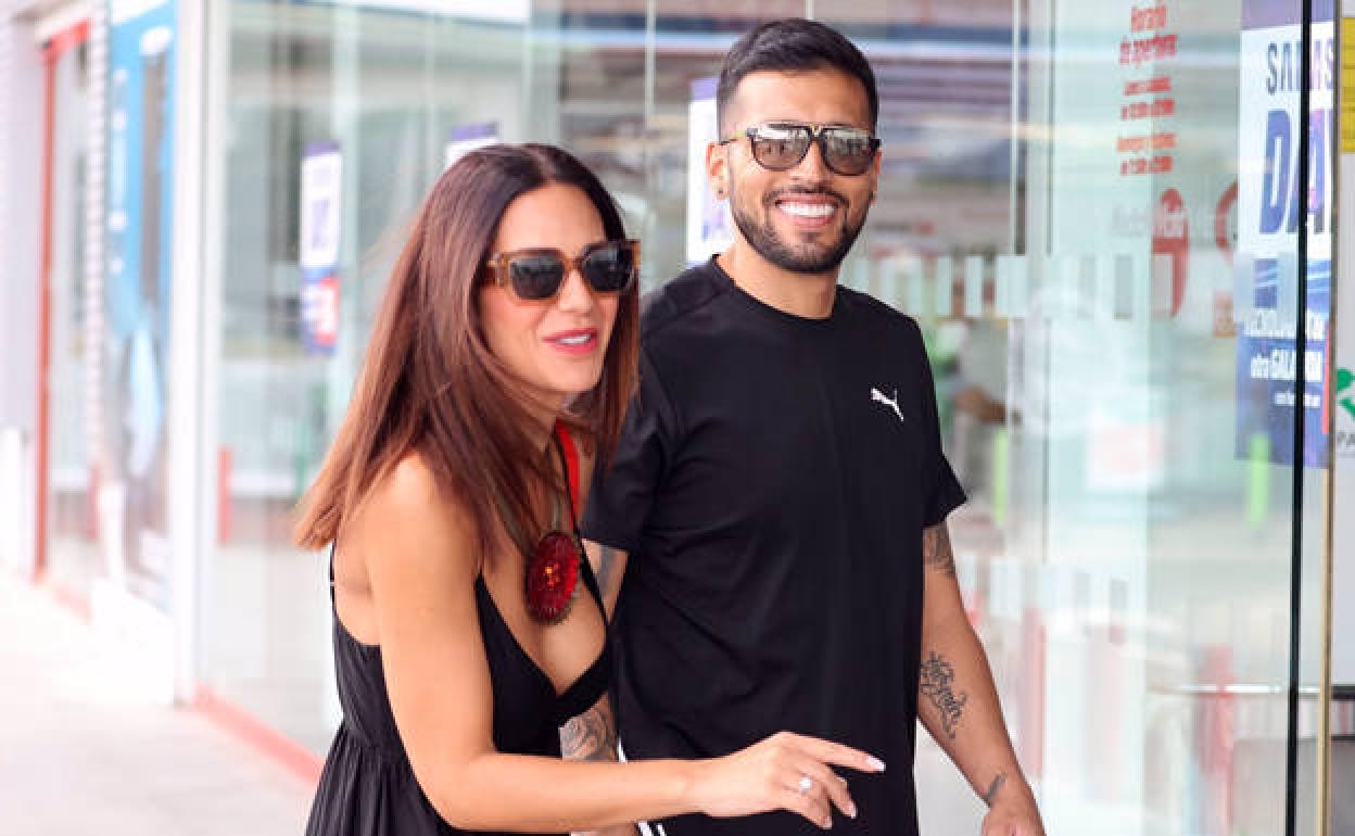 Tamara Gorro junto a Ezequiel Garay. 