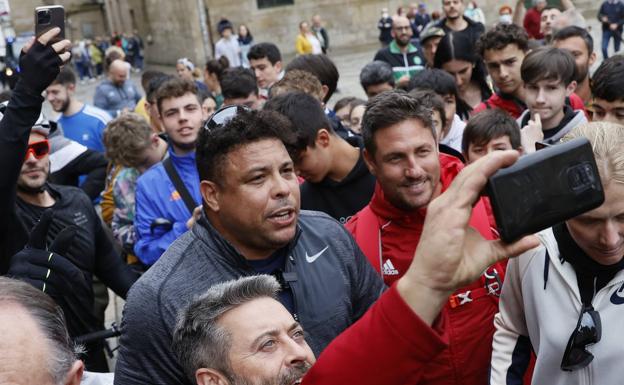 Imagen principal - Ronaldo, tras realizar el Camino de Santiago en bici. 