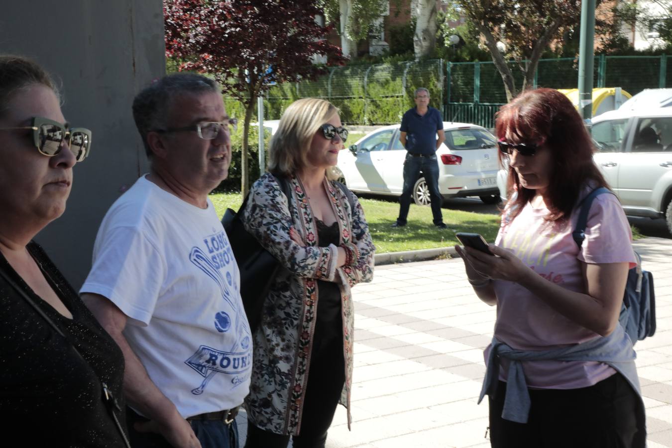 Fotos: Trabajadores de Siro se reúnen con la Junta de Castilla y León