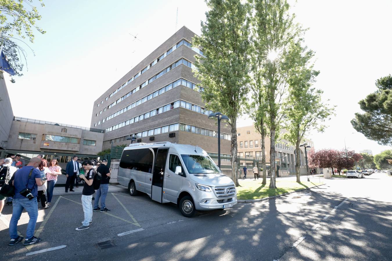 Fotos: Trabajadores de Siro se reúnen con la Junta de Castilla y León