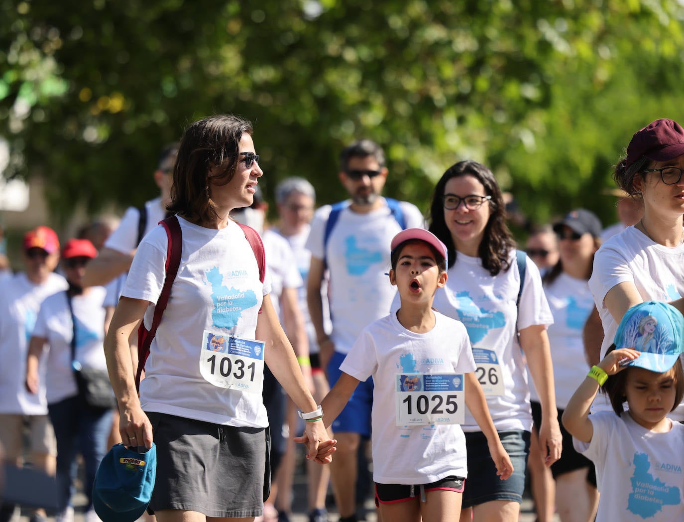 Fotos: La Marcha de la Diabetes tiñe de azul las calles de Valladolid