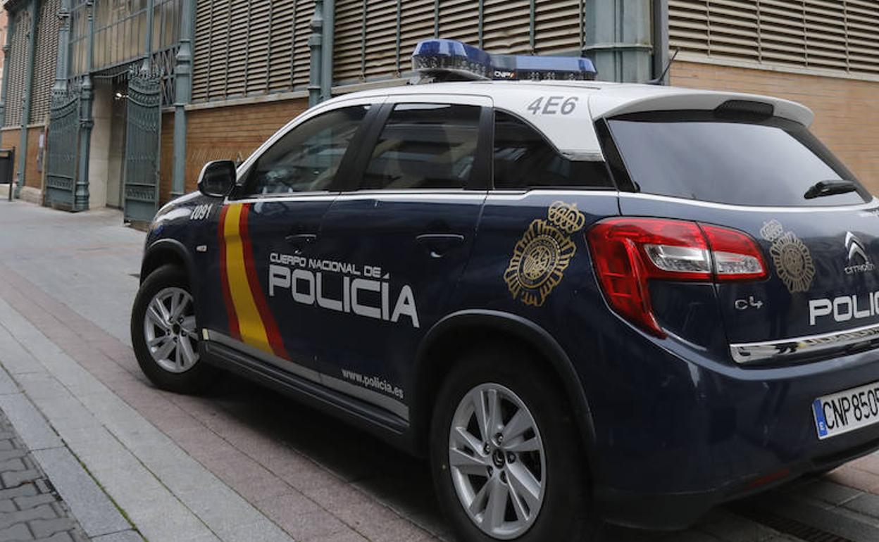 Amenaza con un destornillador a una pareja para que le den todo el dinero que llevaban encima