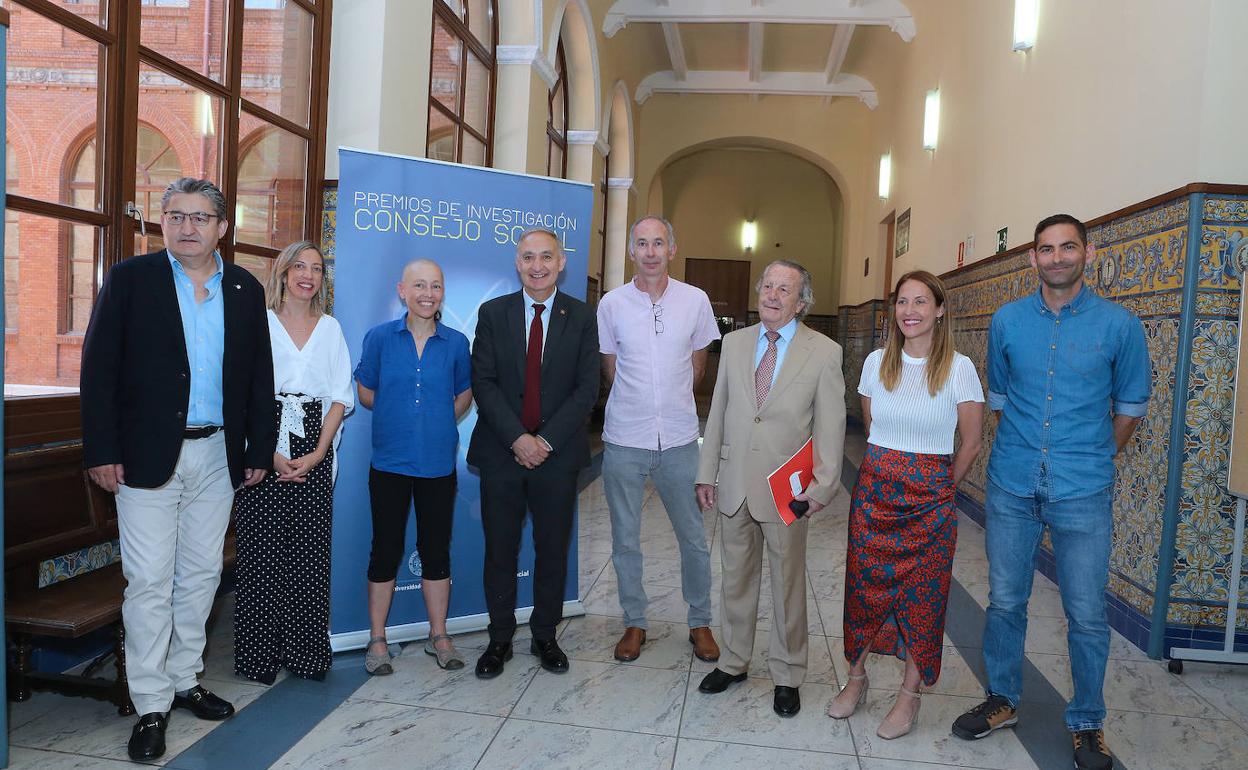 Representantes del Consejo Social de la UVA y de las entidades galardonadas.