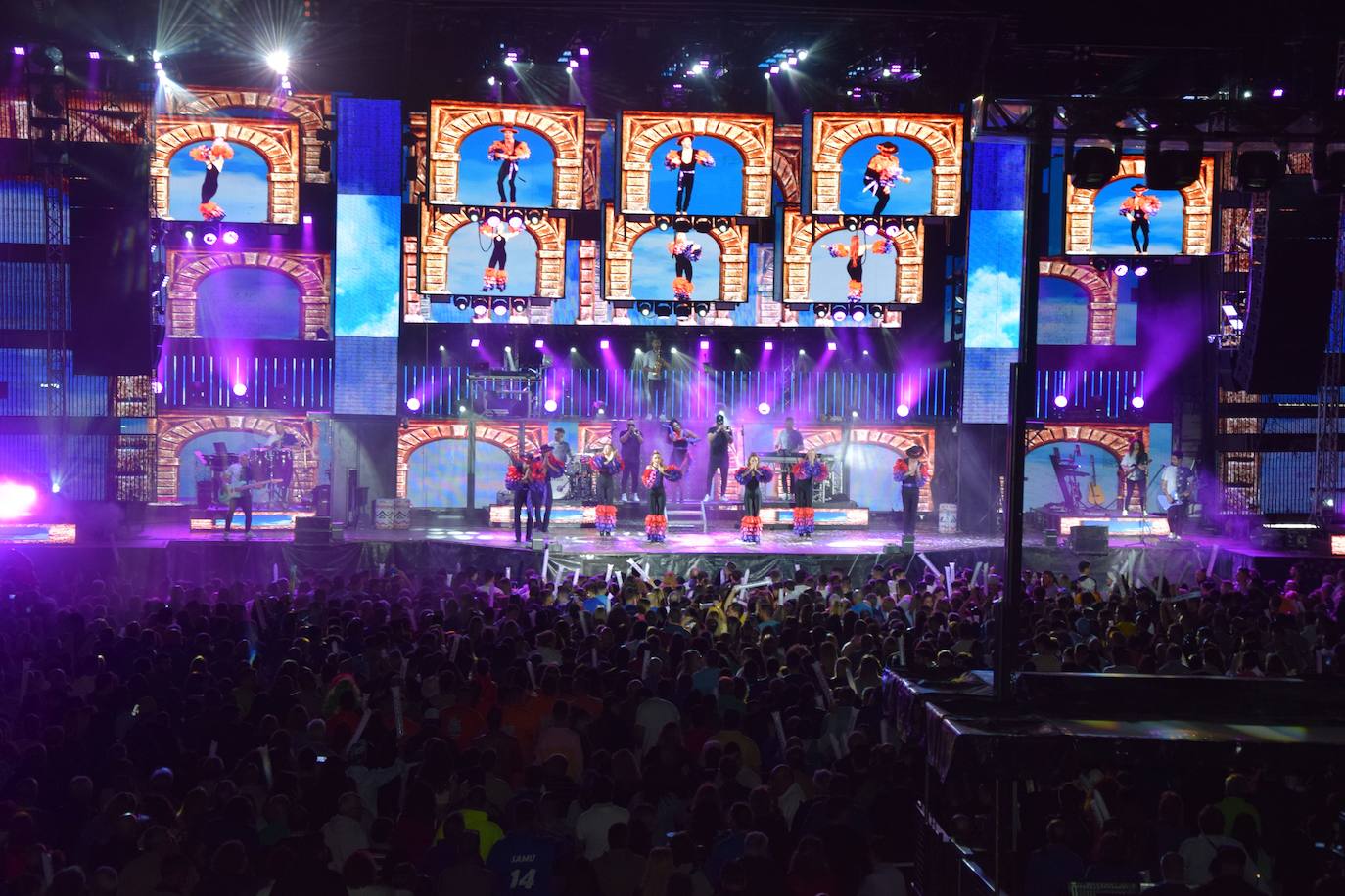 Fotos: La orquesta Panorama, un éxito en las fiestas de Guardo