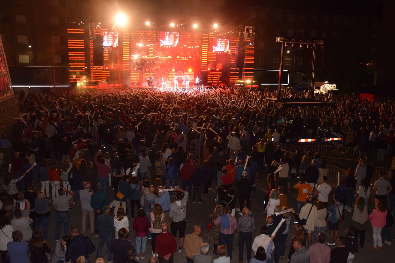Fotos: La orquesta Panorama, un éxito en las fiestas de Guardo
