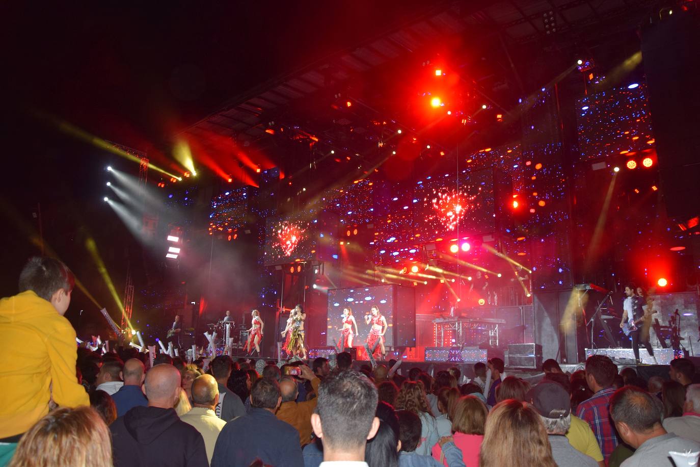 Fotos: La orquesta Panorama, un éxito en las fiestas de Guardo