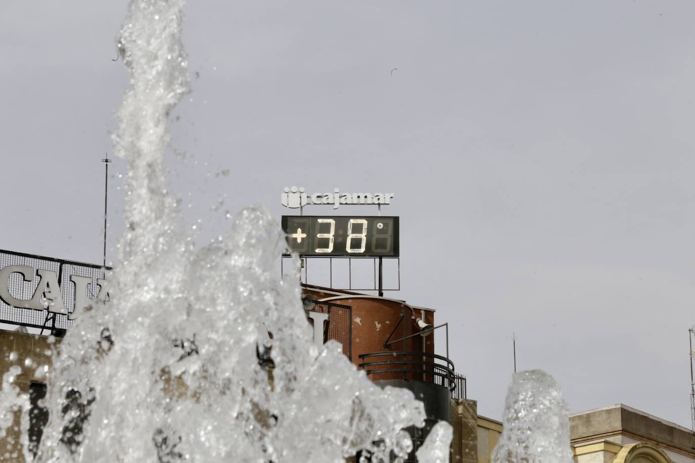 Fotos: Valladolid se refresca para soportar el calor