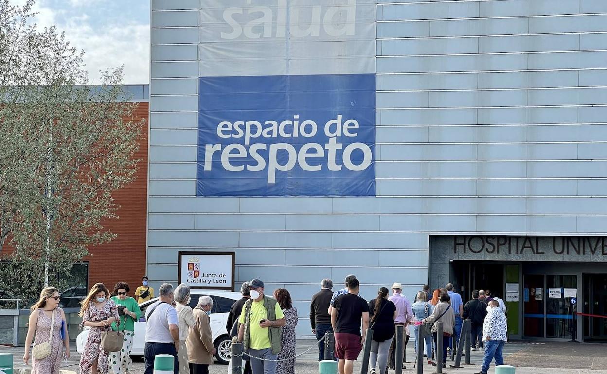 Acceso al Hospital Río Hortega de Valladolid. 