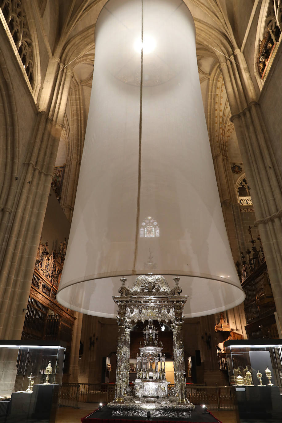 La muestra de arte religioso permanecerá abierta hasta el 11 de diciembre por el séptimo centenario de la Catedral. 