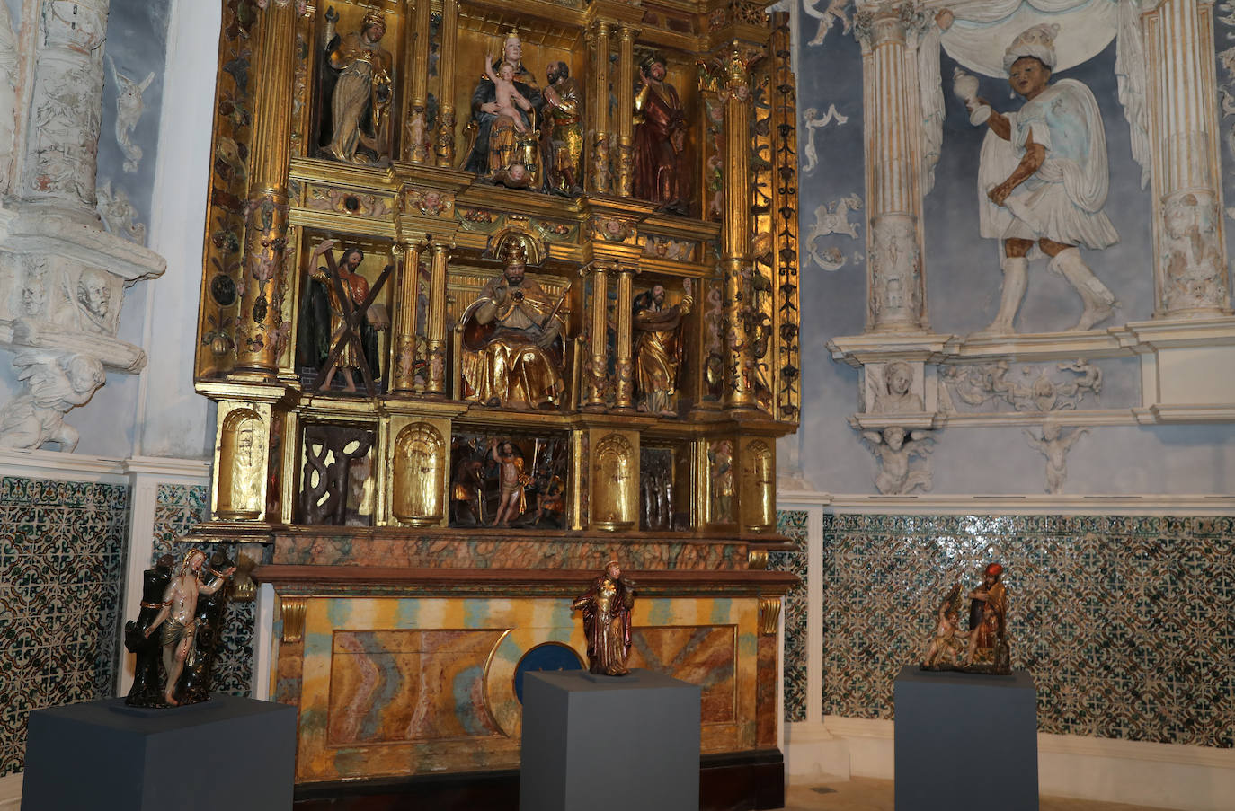 La muestra de arte religioso permanecerá abierta hasta el 11 de diciembre por el séptimo centenario de la Catedral. 
