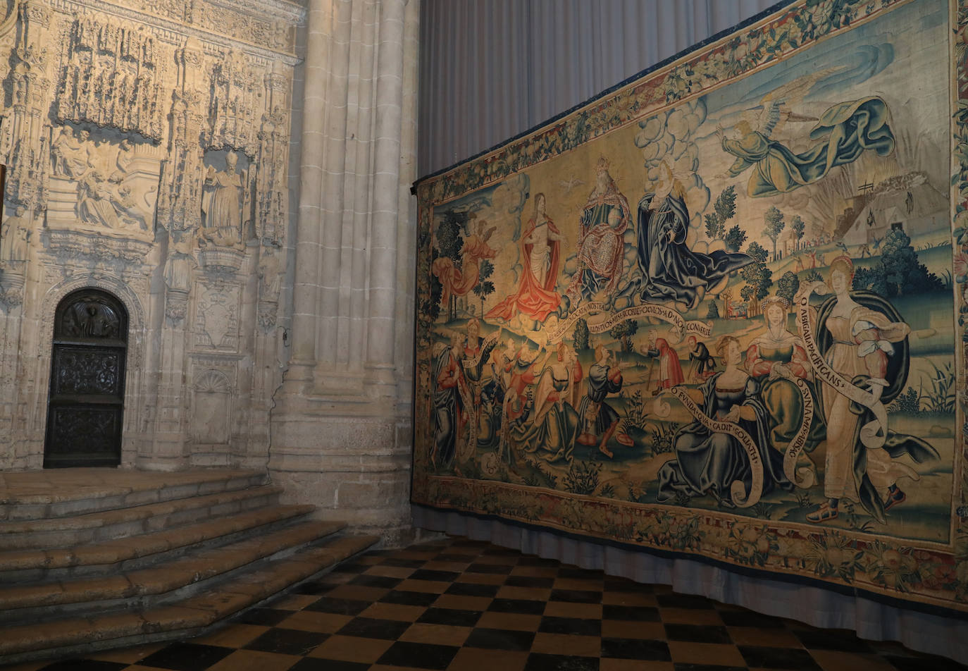 La muestra de arte religioso permanecerá abierta hasta el 11 de diciembre por el séptimo centenario de la Catedral. 