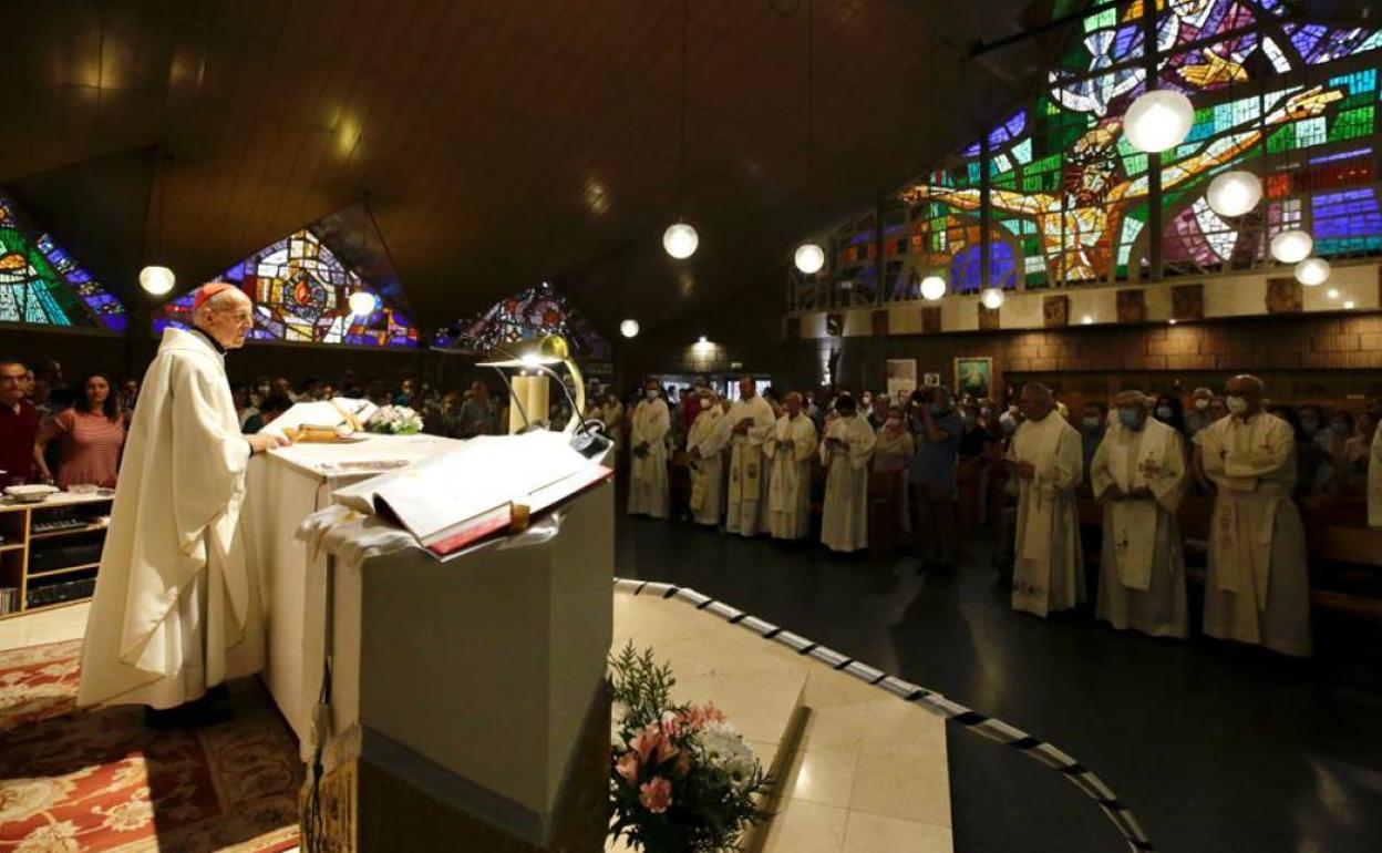 Misa de despedida en la parroquia del Inmaculado Corazón de María. 