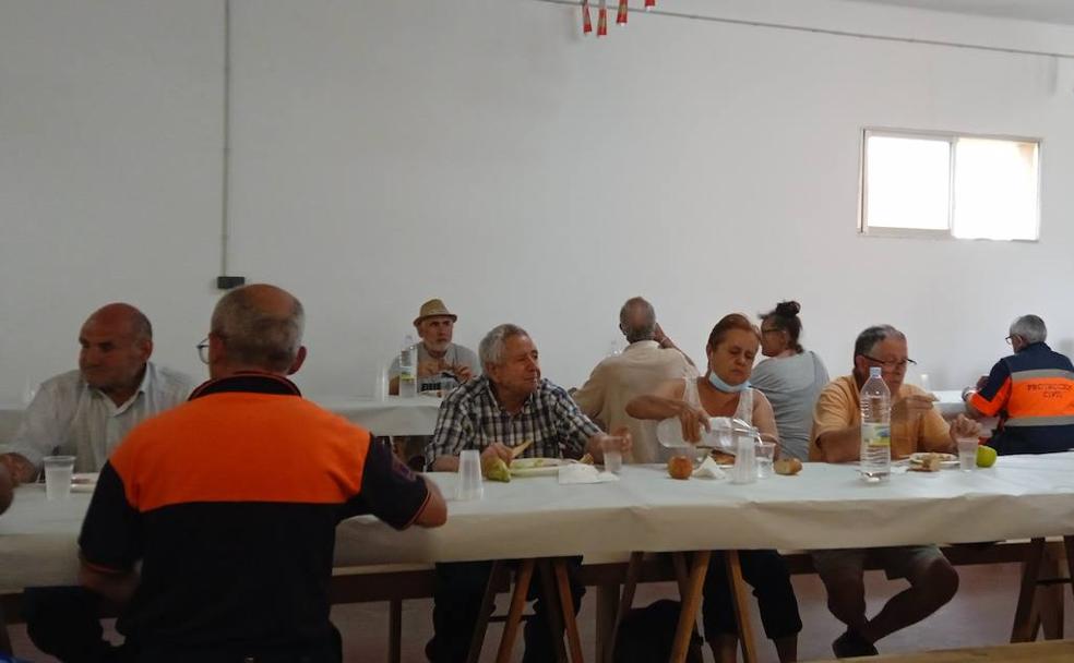 «Nos dicen que el fuego no ha llegado a las casas, pero yo quiero verlo»