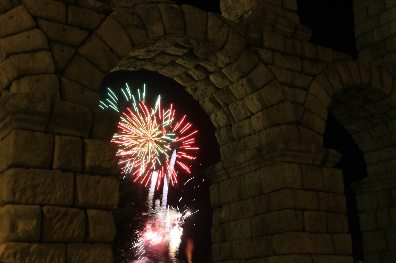 Fotos: La primera noche de las Ferias y Fiestas de San Juan y San Pedro