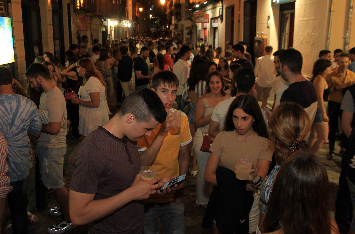 Fotos: La primera noche de las Ferias y Fiestas de San Juan y San Pedro