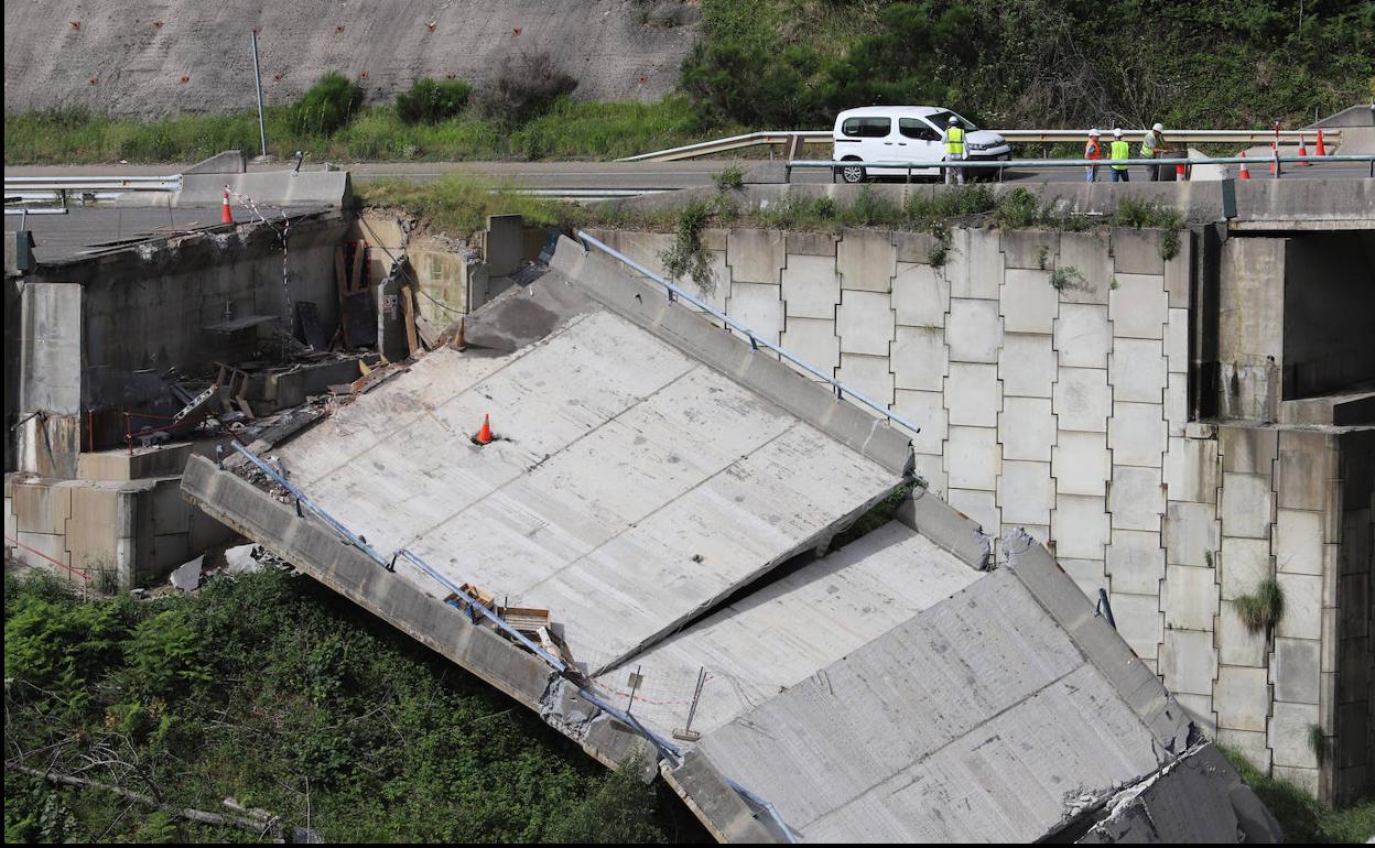 Viaducto de la A-6, ubicado en el municipio leonés de Vega de Valcarce, que ha sufrió varios derrumbes.