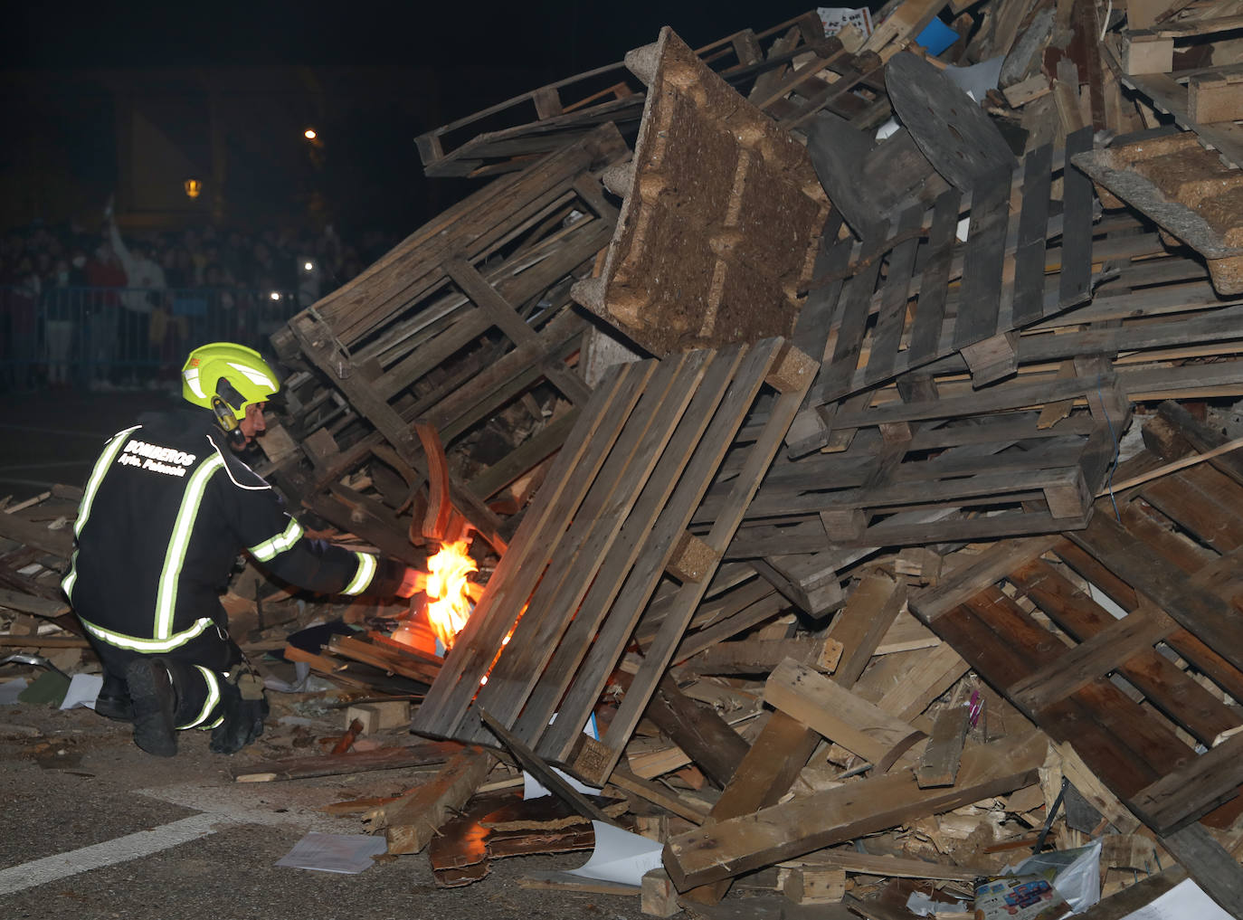 Fotos: Hoguera de San Juan en Palencia