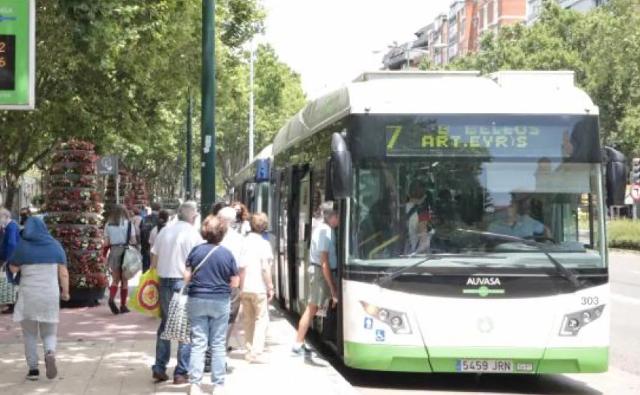 Autobús que recorre el barrio de Arturo Eyries donde sucedieron los hechos. 