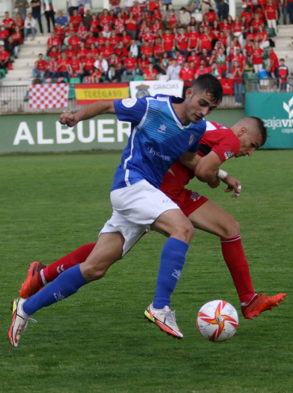 Los jugadores del Unami celebran uno de los goles marcados por Alcubilla este sábado.