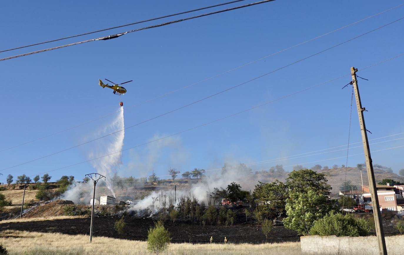 Fotos: Incendio en la Cuesta de la Maruquesa, Valladolid