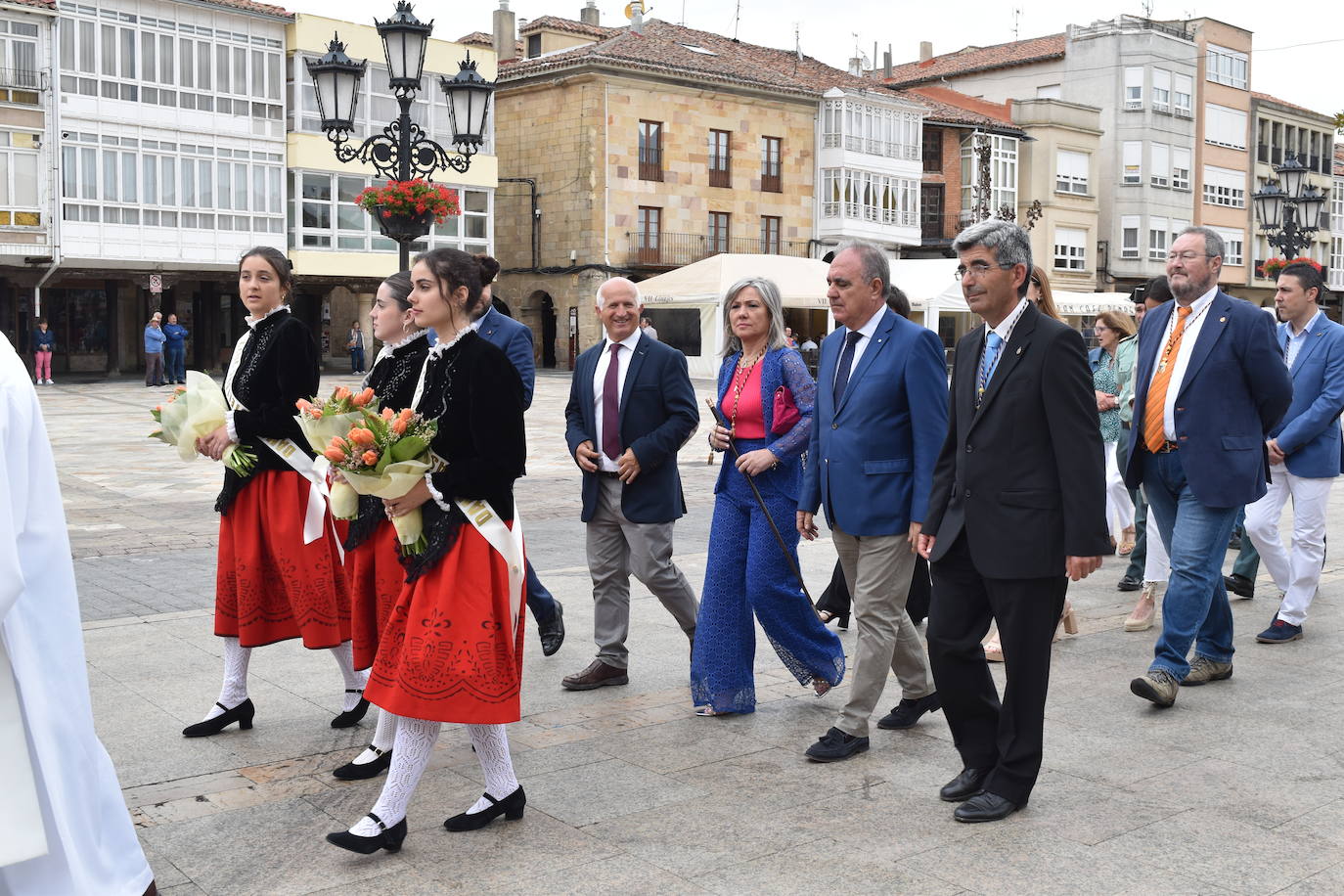 La localidad amplía su colección de cabezudos con una nueva imagen